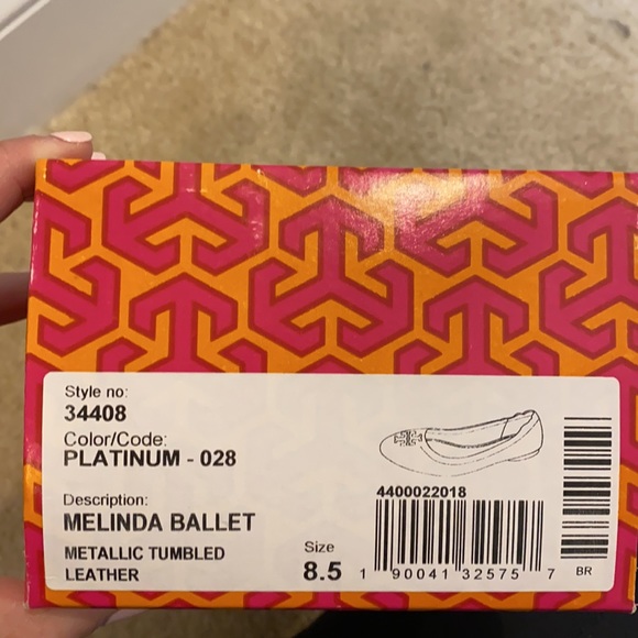 Tori Burch gold flats - Picture 4 of 5